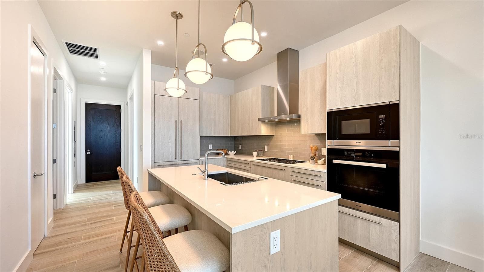 Condominium at 33 S PALM AVE #904, SARASOTA, photo 9 of 36