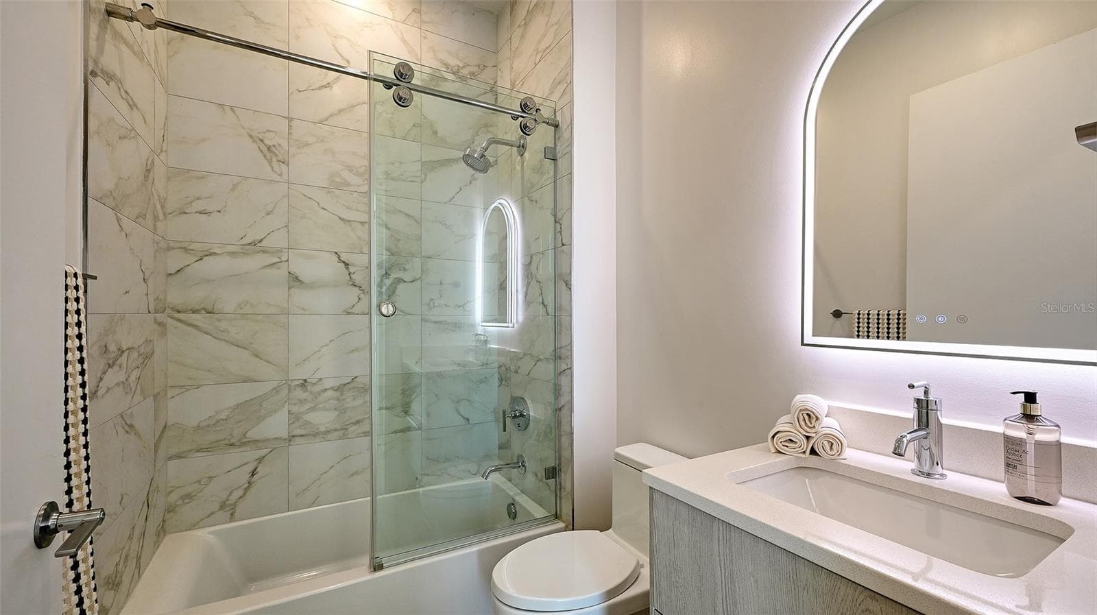 Condominium at 33 S PALM AVE #904, SARASOTA, photo 13 of 36