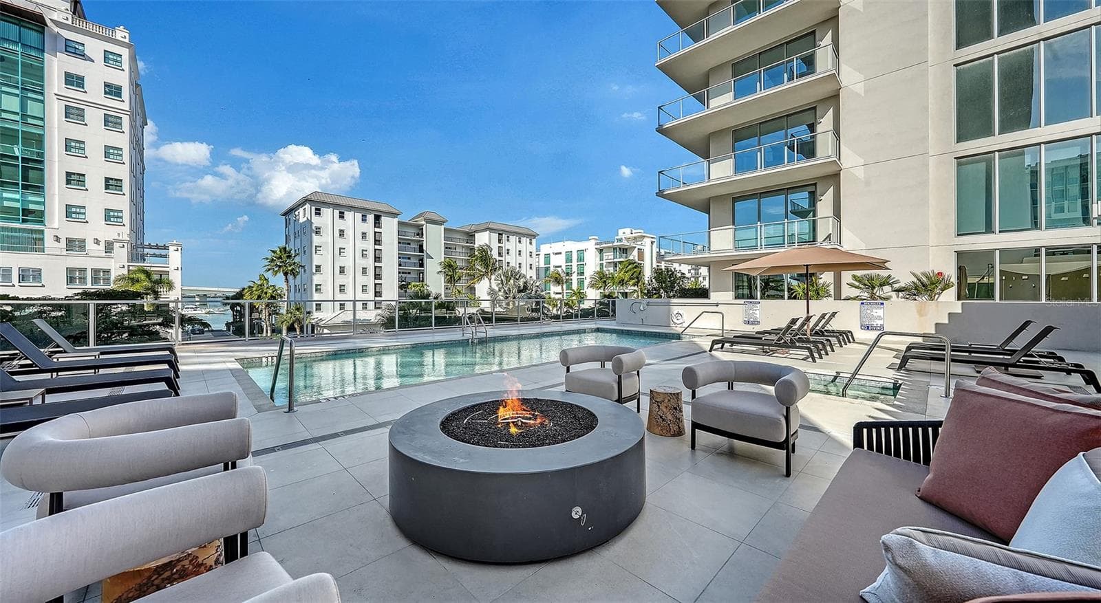 Fire Pit - Owner Amenity - 253 GOLDEN GATE POINT #703, SARASOTA