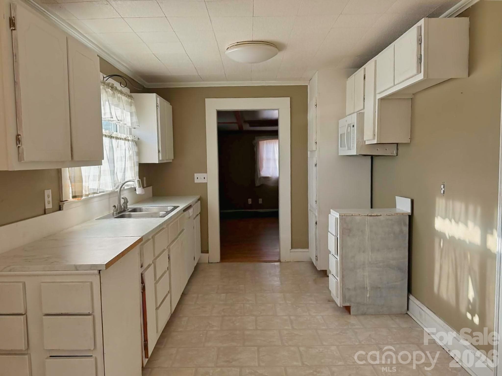 Kitchen - 1677 US 221A Highway, Forest City