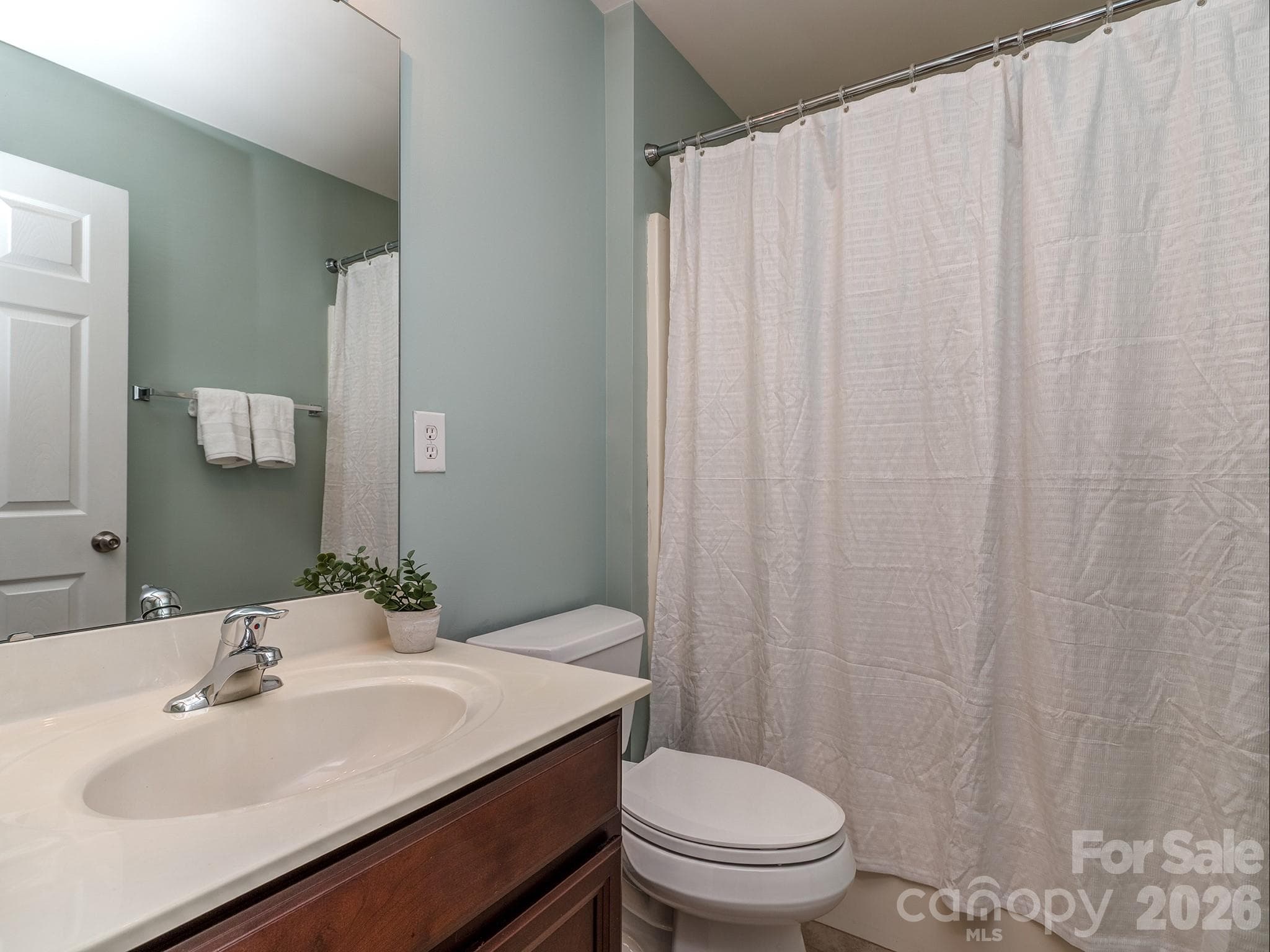 hall bath - Charlotte