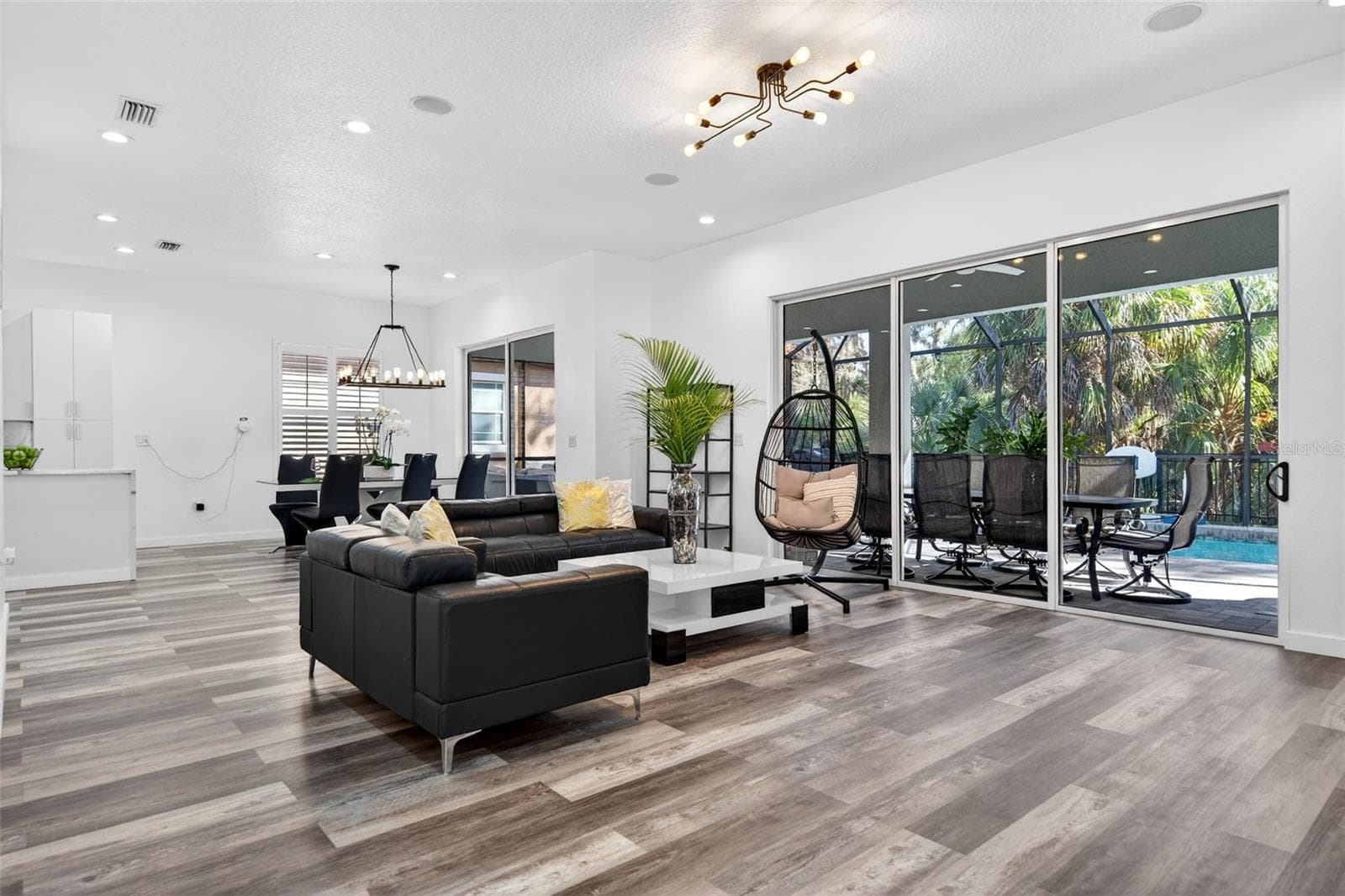 Living Room Main - 8111 SANTA ROSA CT, SARASOTA