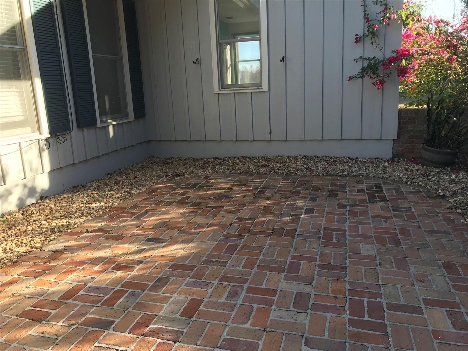 Oak trees, flowers, fruits and herbs - 1508 N ARCADIA AVE, ARCADIA