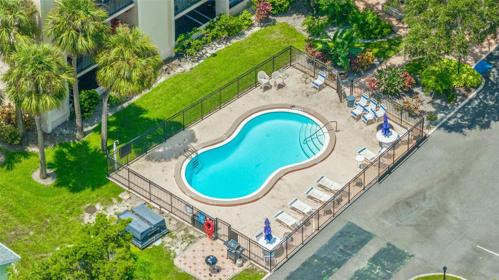 Condominium at 402 TARPON PT, TARPON SPRINGS, photo 2 of 29