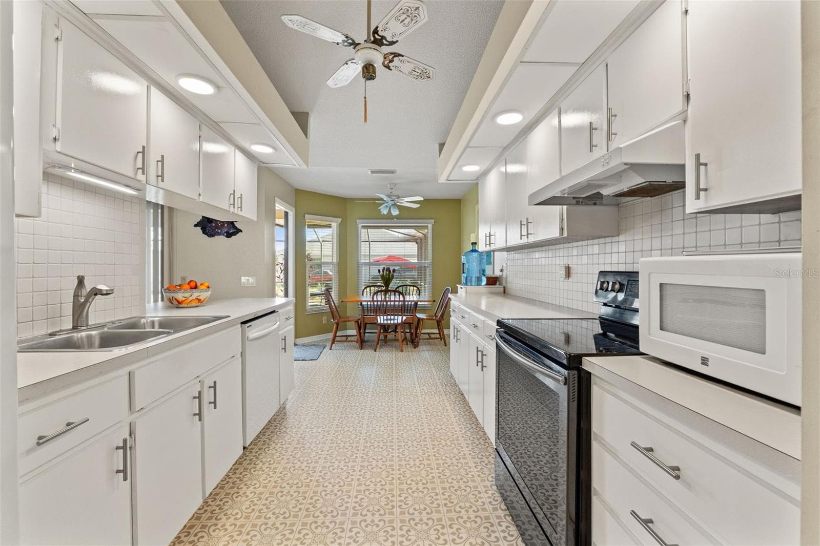 Kitchen - 206 RUSK CIR, SPRING HILL