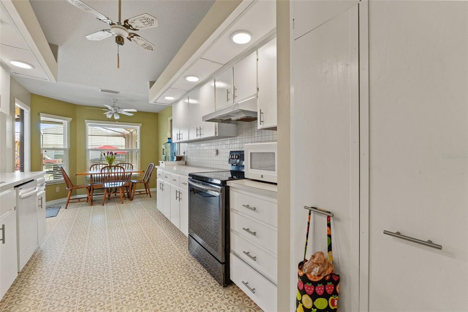 Single Family Residence at 206 RUSK CIR, SPRING HILL, photo 19 of 54