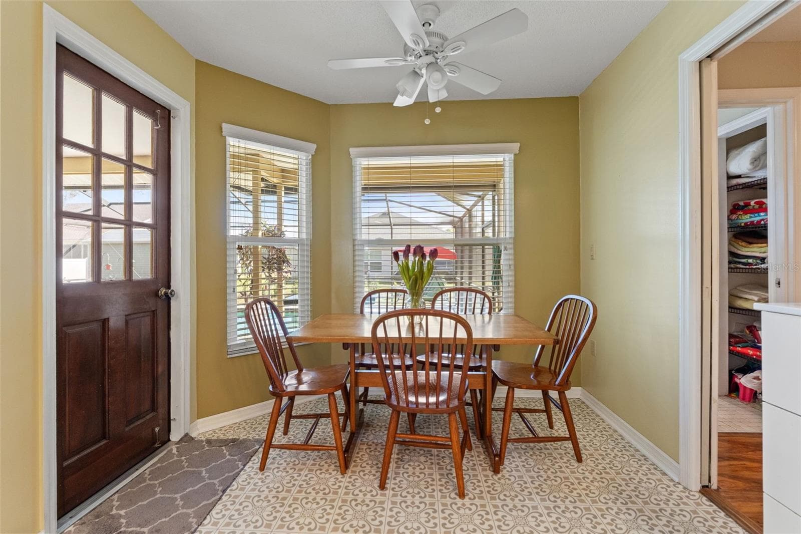 Breakfast Nook - 206 RUSK CIR, SPRING HILL