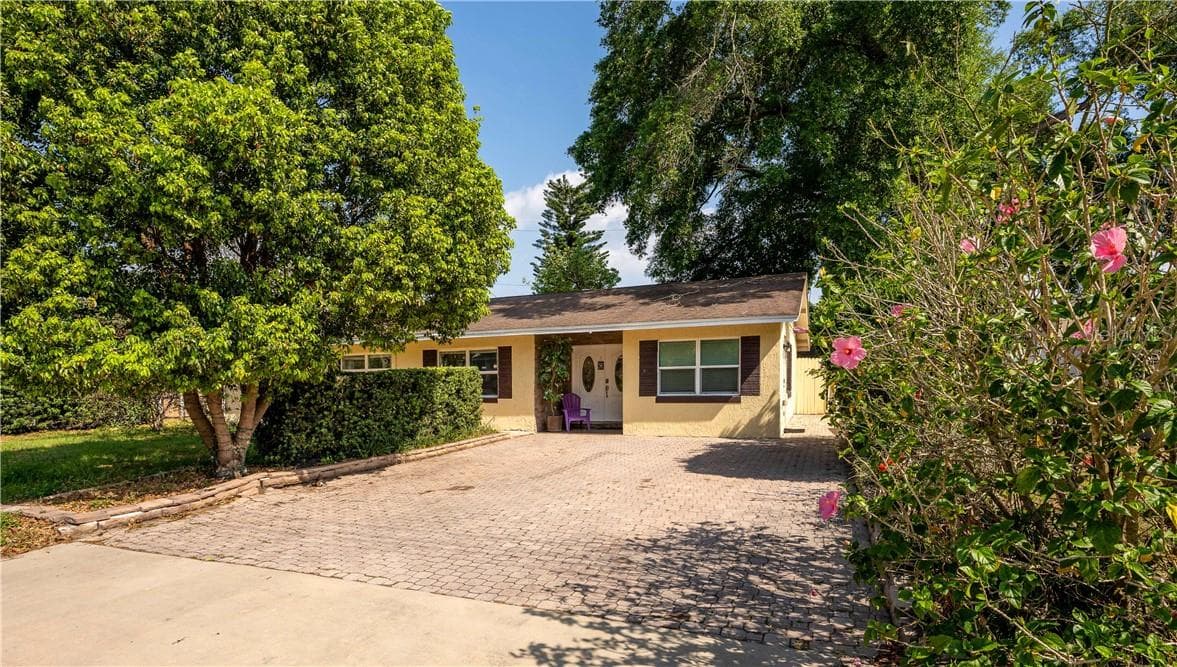 Single Family Residence at 2721 RAEFORD RD, ORLANDO, photo 2 of 39