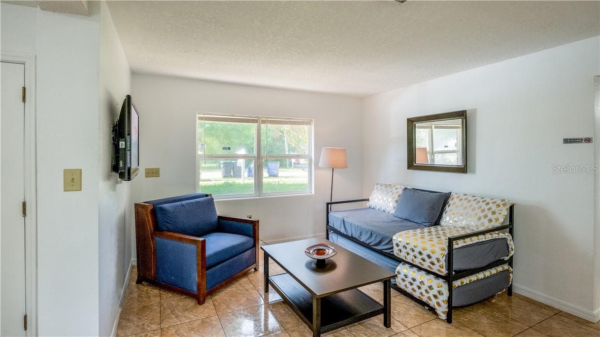 Single Family Residence at 2721 RAEFORD RD, ORLANDO, photo 8 of 39