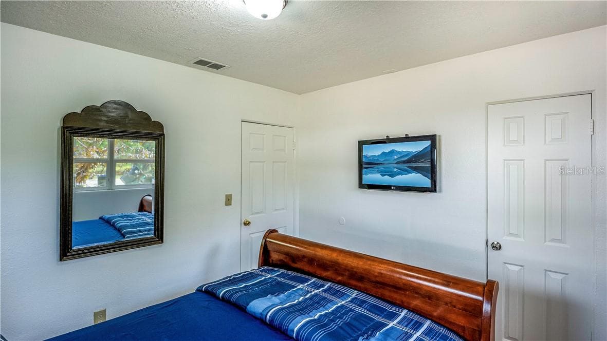 Single Family Residence at 2721 RAEFORD RD, ORLANDO, photo 12 of 39