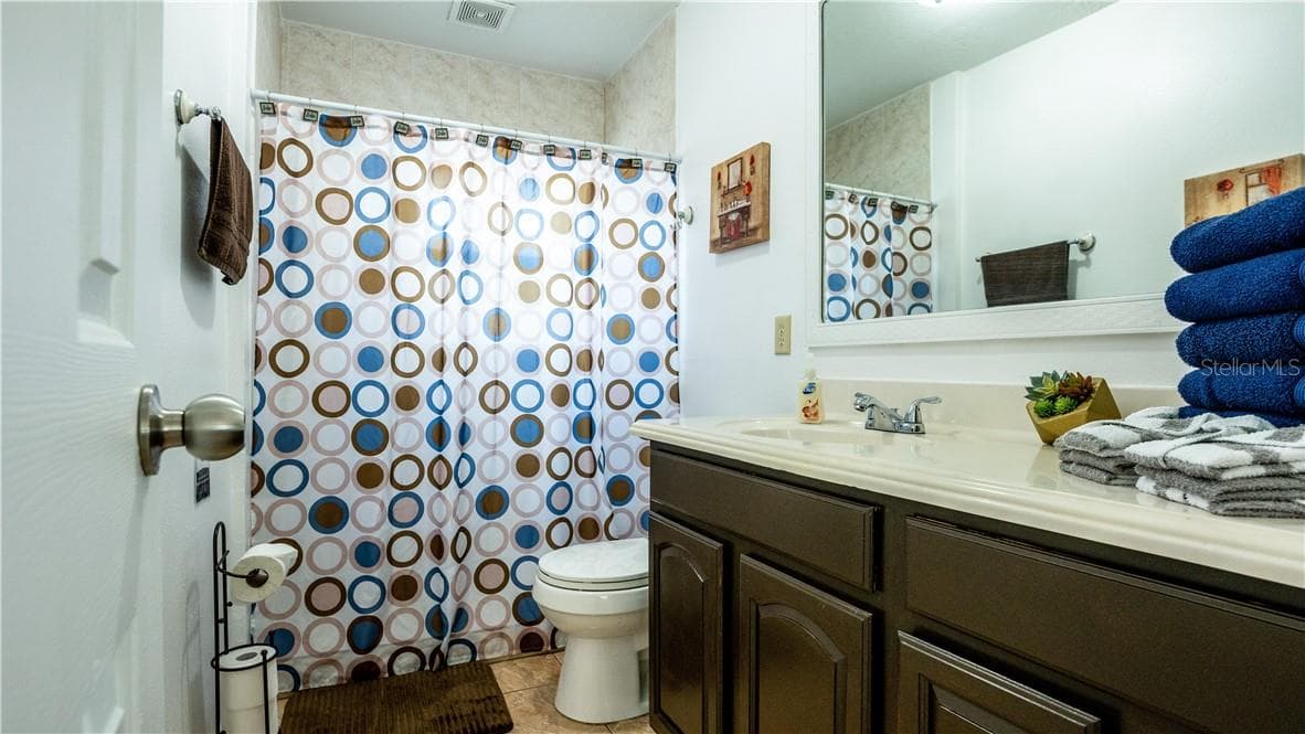 Single Family Residence at 2721 RAEFORD RD, ORLANDO, photo 13 of 39