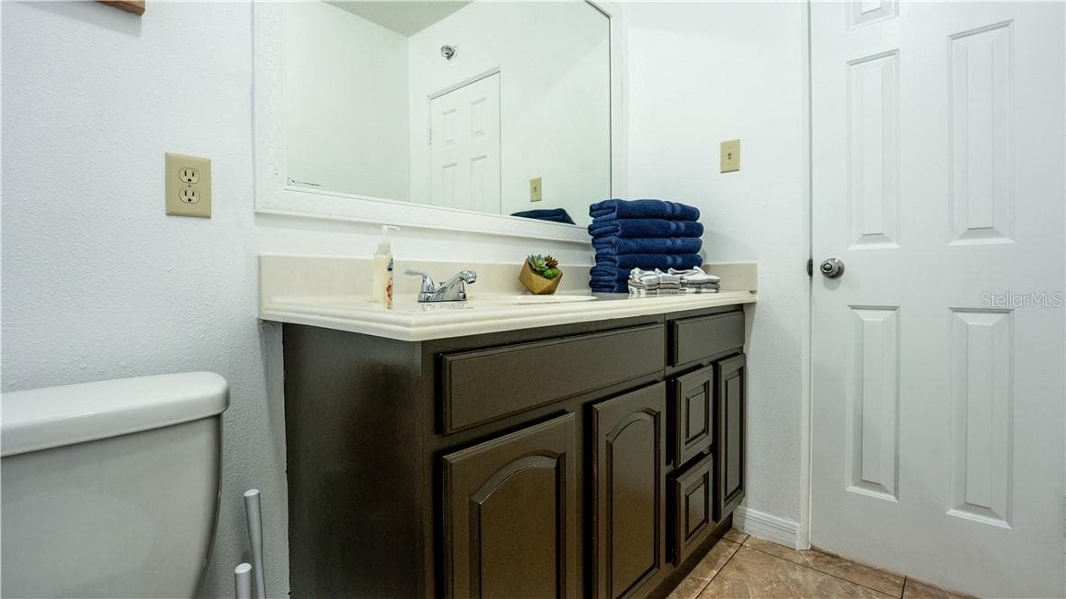 Single Family Residence at 2721 RAEFORD RD, ORLANDO, photo 14 of 39