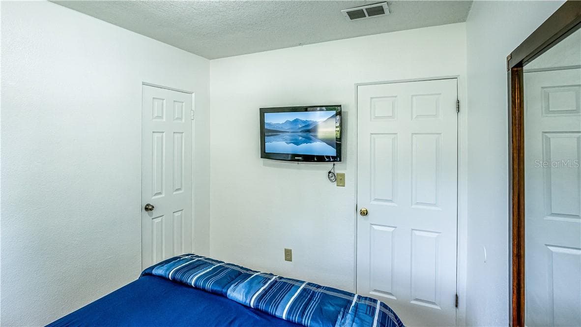 Single Family Residence at 2721 RAEFORD RD, ORLANDO, photo 16 of 39