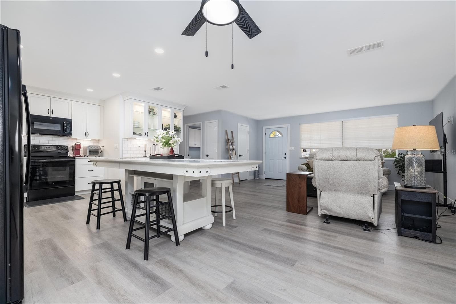 Single Family Residence at 692 GASLIGHT DR, SOUTH DAYTONA, photo 13 of 32