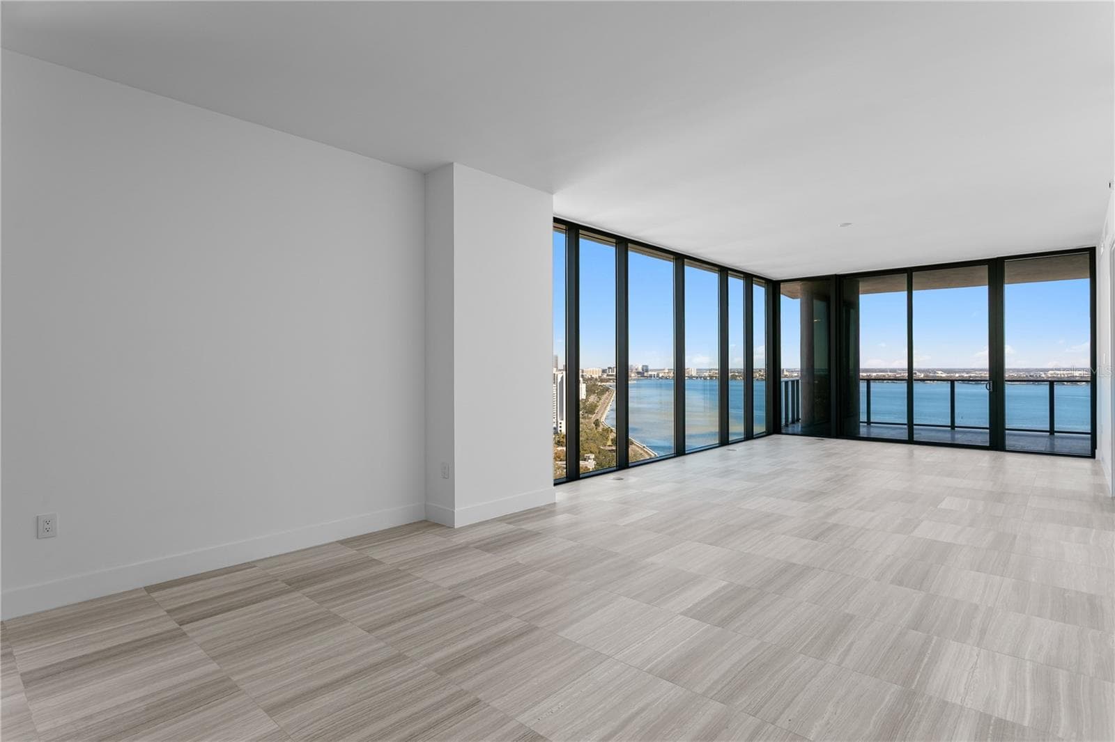 Living Room with stunning Bay views - 3015 S YSABELLA AVE #2301, TAMPA