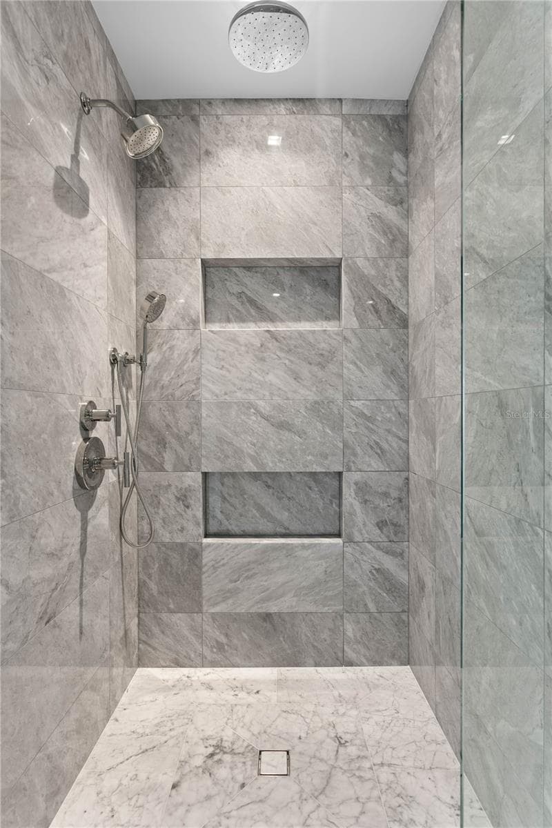 Primary Bathroom with high-end Kohler plumbing fixtures - 3015 S YSABELLA AVE #2301, TAMPA