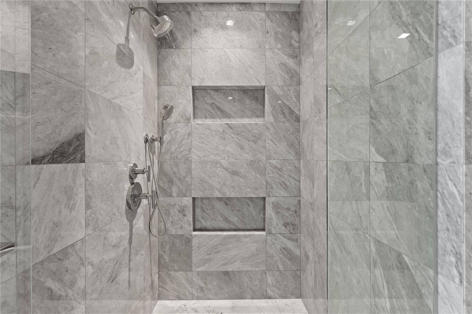 Primary Bathroom with high-end Kohler plumbing fixtures - 3015 S YSABELLA AVE #2301, TAMPA