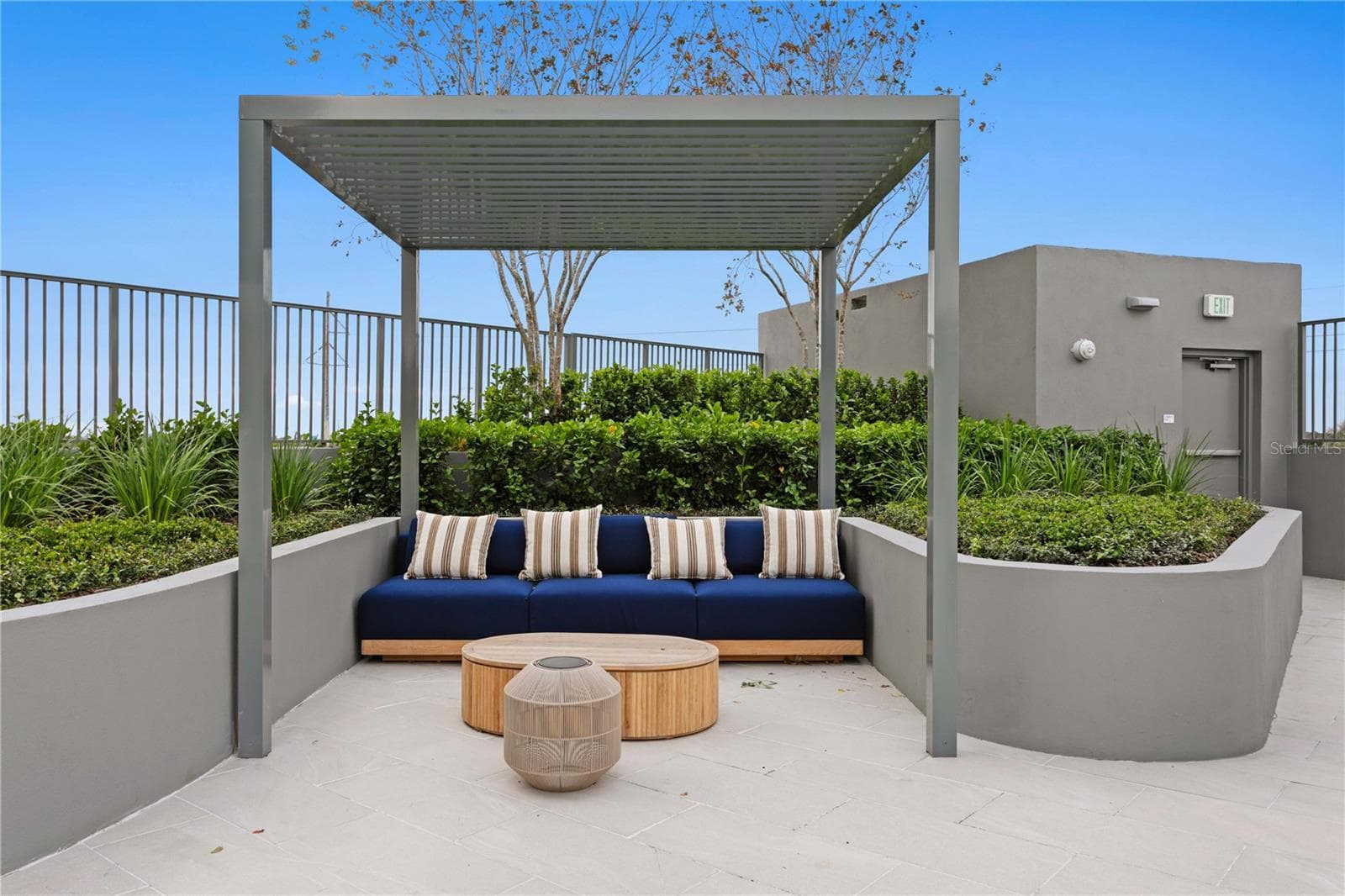 Private cabanas and shaded lounge areas - 3015 S YSABELLA AVE #2301, TAMPA