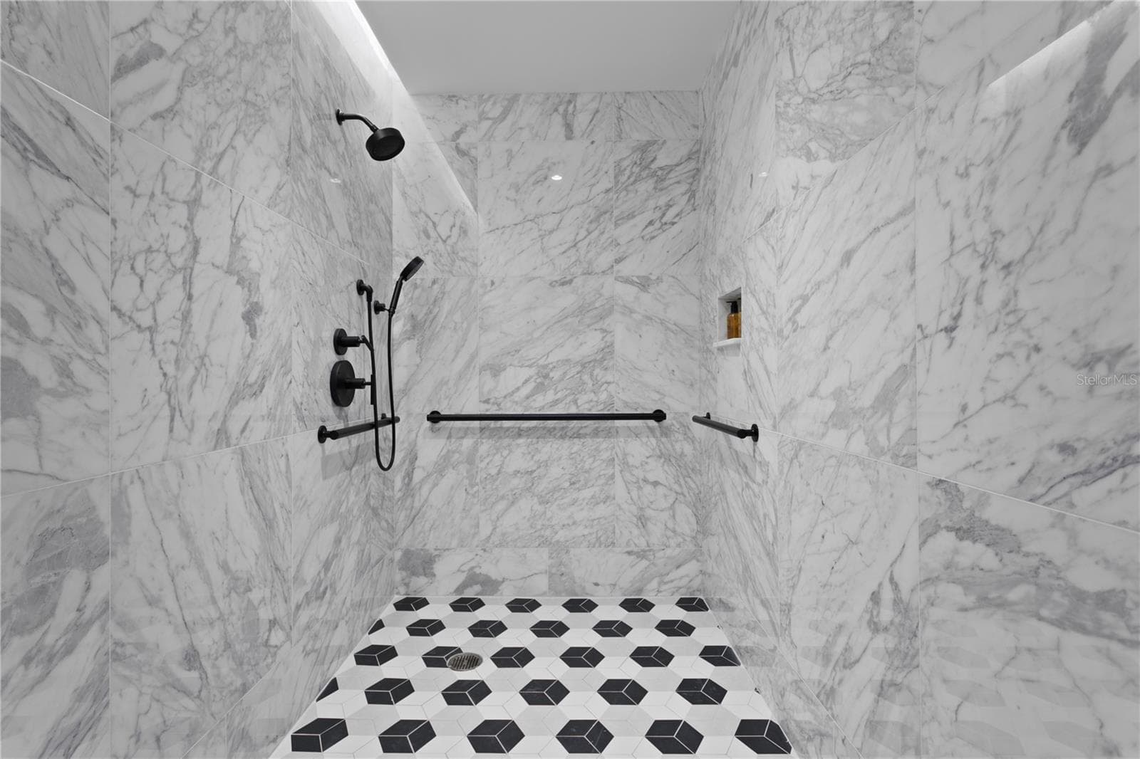 Dedicated locker room showers serving the fitness center - 3015 S YSABELLA AVE #2301, TAMPA