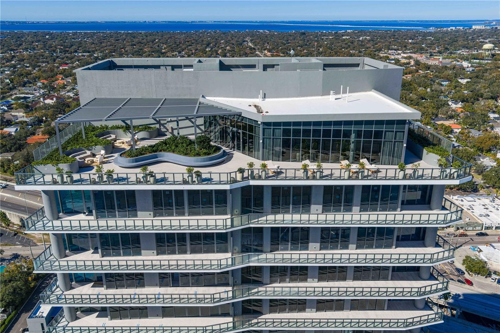 Rooftop sun deck overlooking the bay - 3015 S YSABELLA AVE #2301, TAMPA