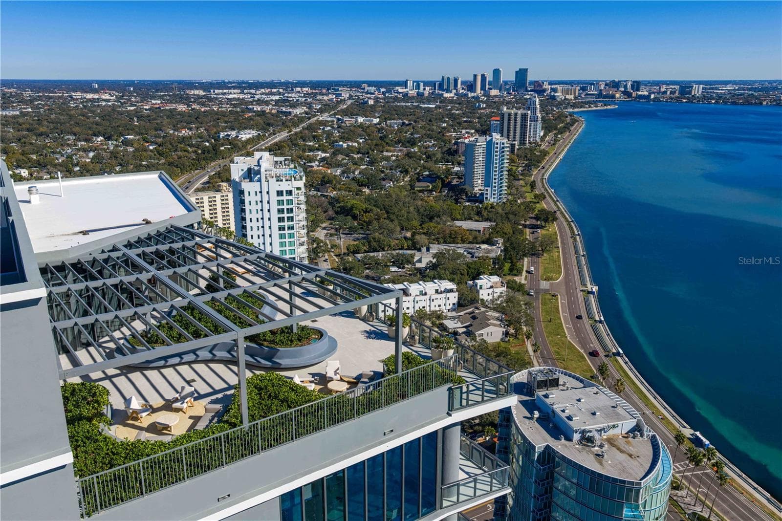 Rooftop sun deck overlooking the bay - 3015 S YSABELLA AVE #2301, TAMPA