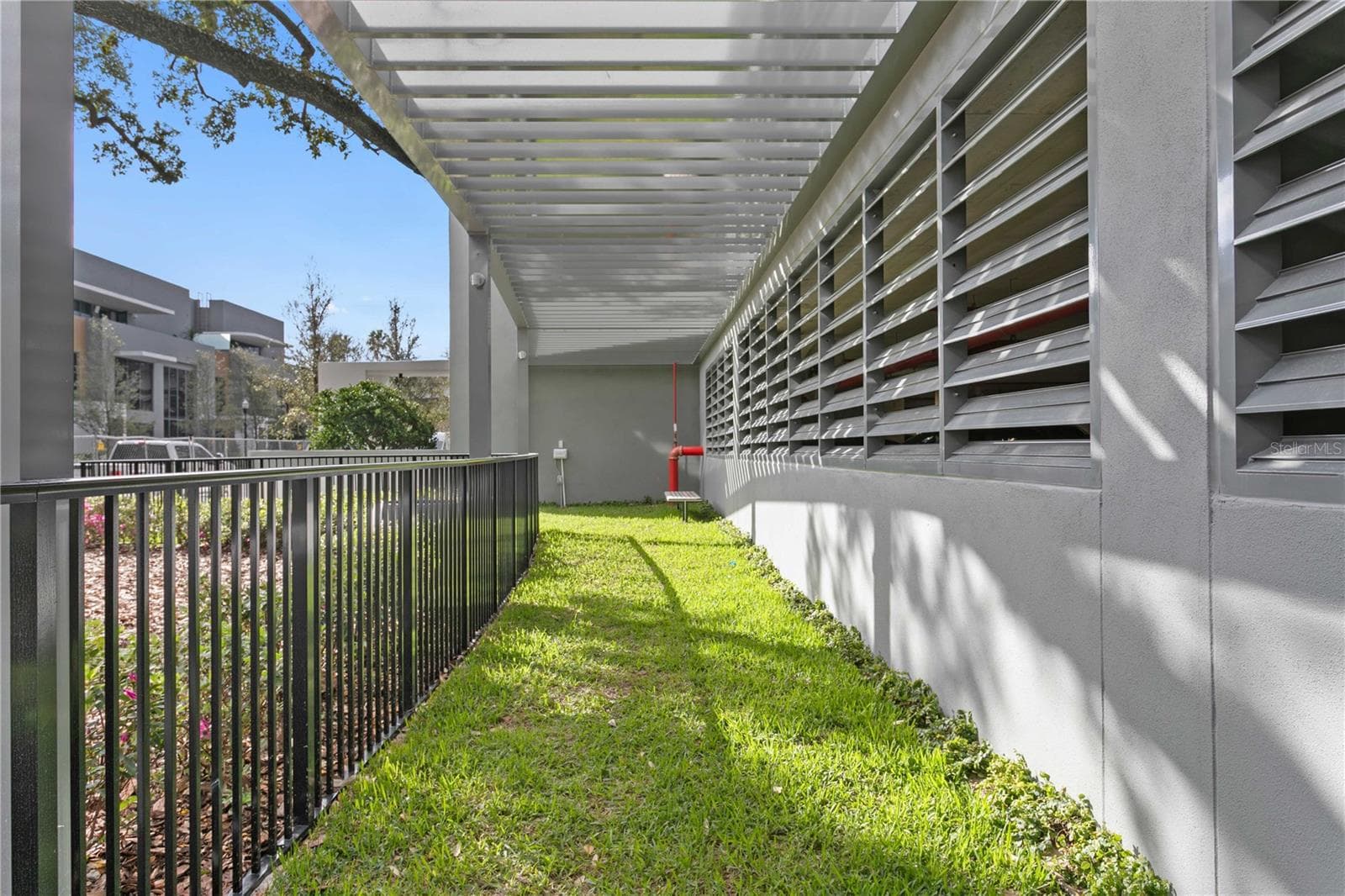 Landscaped Dog Park - 3015 S YSABELLA AVE #2301, TAMPA