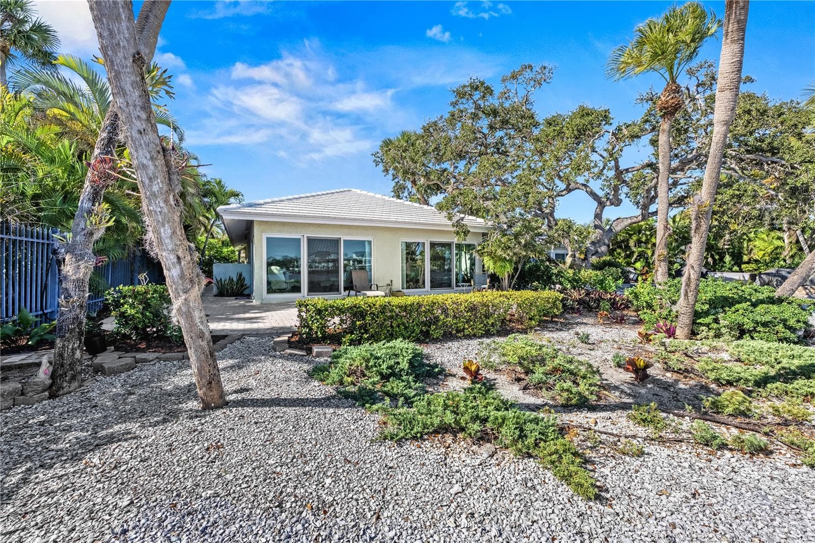Condominium at 1320 MOONMIST DR #B-11, SARASOTA, photo 11 of 65