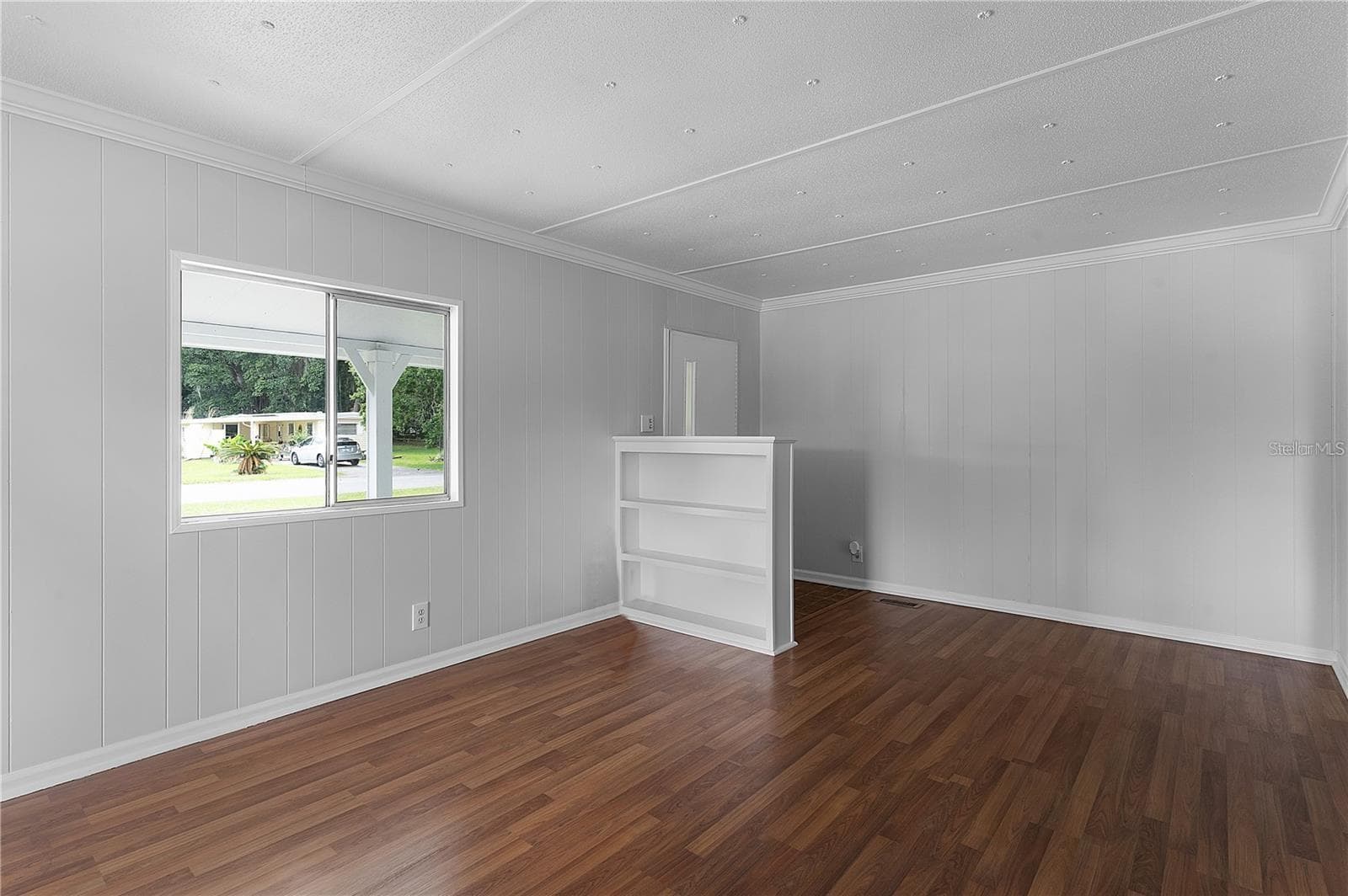 Manufactured Home at 302 IVANHOE CIR, LADY LAKE, photo 6 of 32