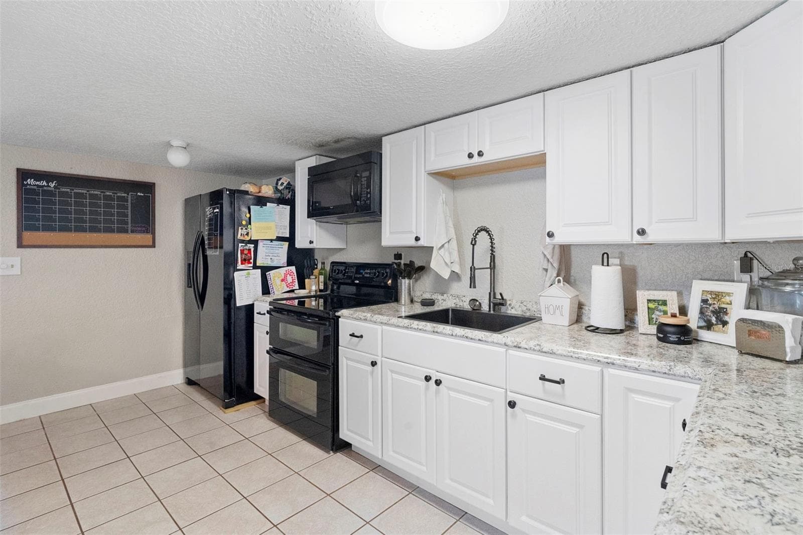Apartment/In-Law Suitefull kitchen - 3080 RAGIS RD, EDGEWATER