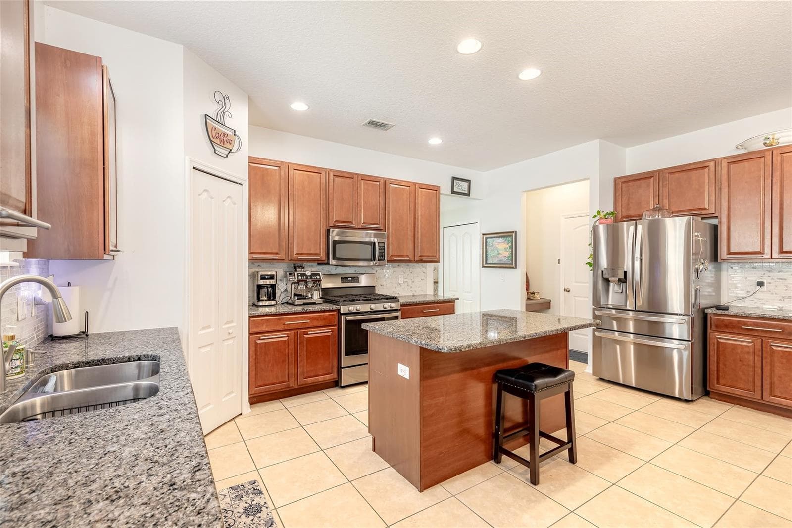 Single Family Residence at 3968 SUNSET COVE DR, PORT ORANGE, photo 2 of 39