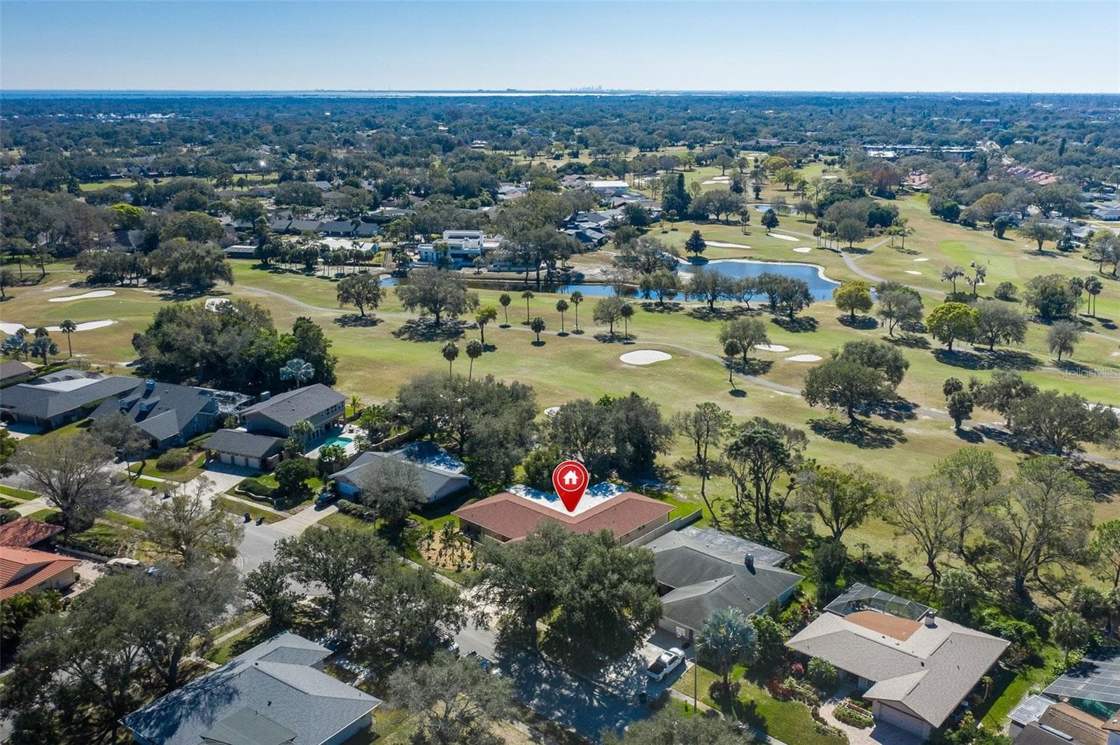 Deep set back from cart path - 2721 NORTHRIDGE DR E, CLEARWATER