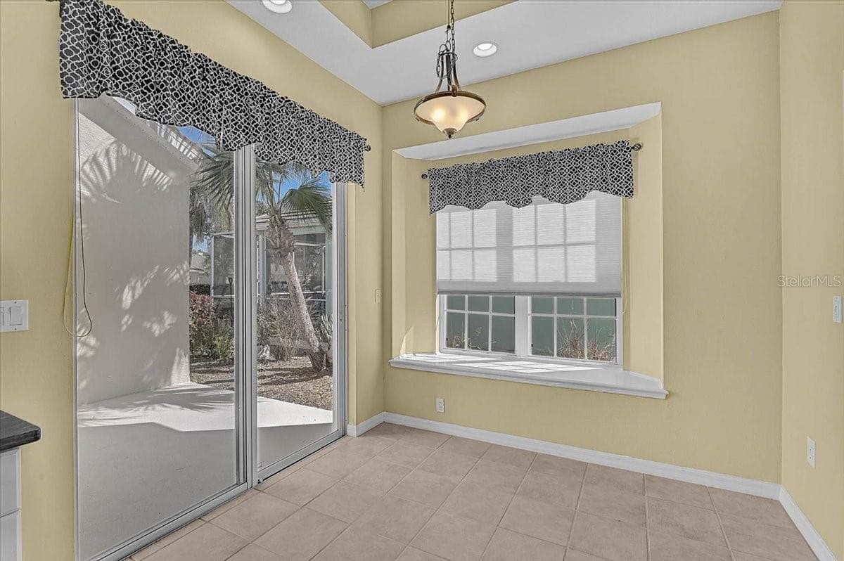 Eat-In Area - 4031 CADDIE DR E, BRADENTON