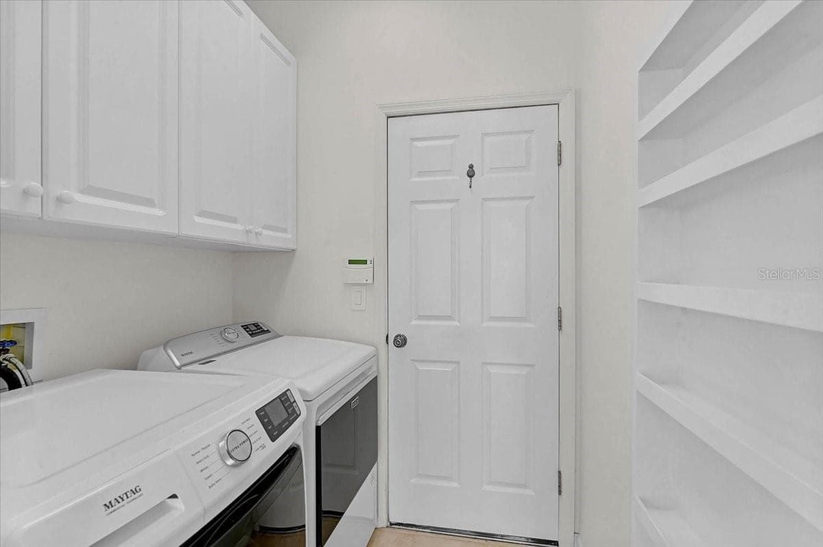 Inside Laundry - 4031 CADDIE DR E, BRADENTON