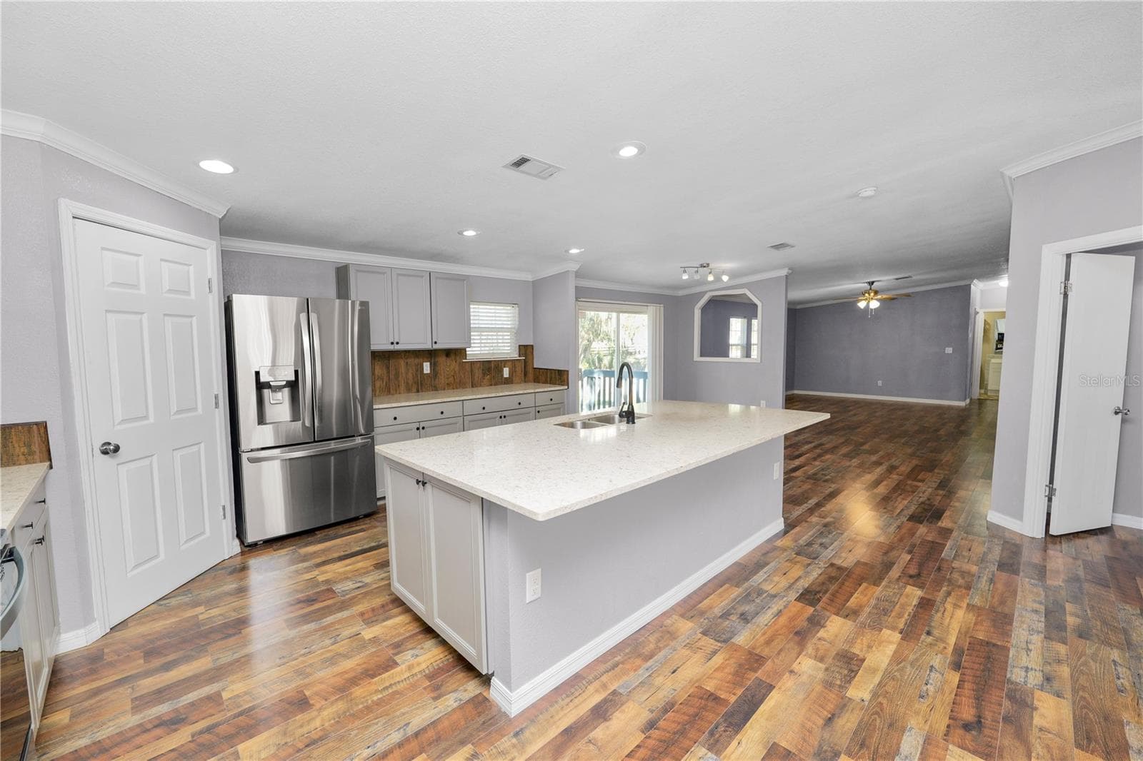 Manufactured Home at 7405 SHOUPE RD, PLANT CITY, photo 12 of 63