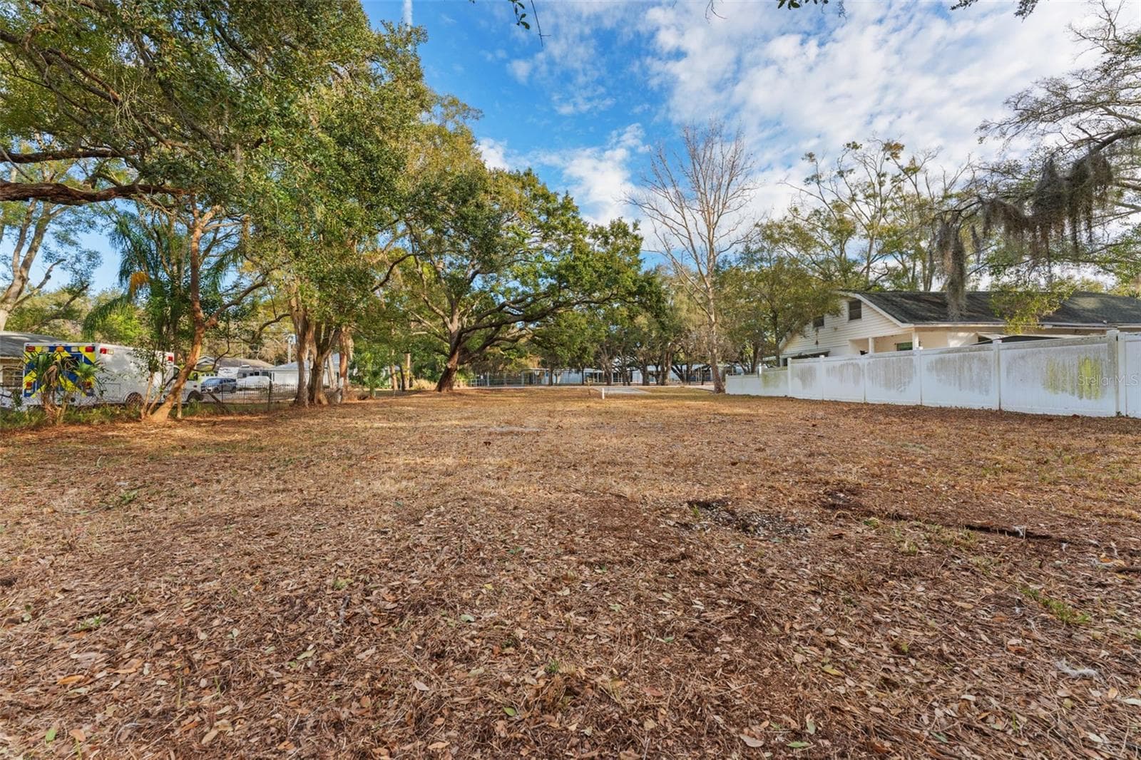 503 BUCKINGHAM AVE W