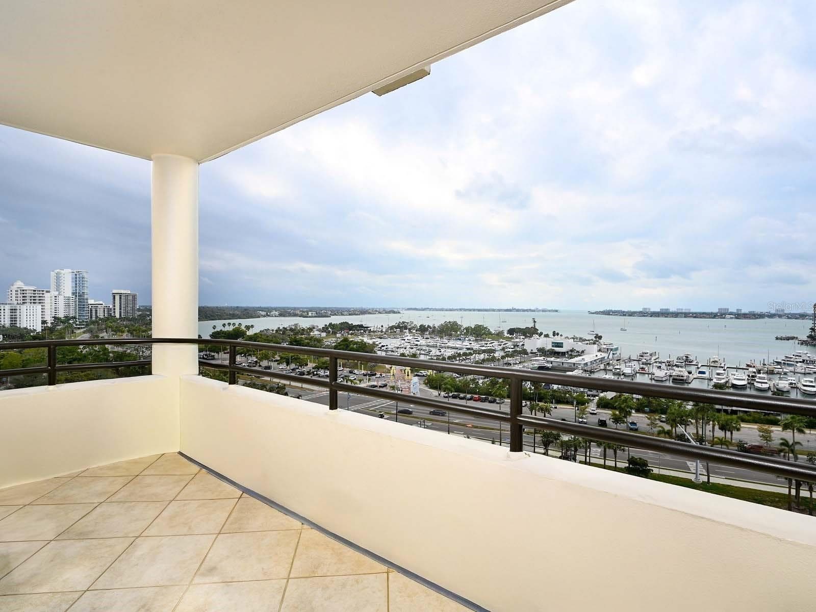 Condominium at 1255 N GULFSTREAM AVE #1106, SARASOTA, photo 4 of 91