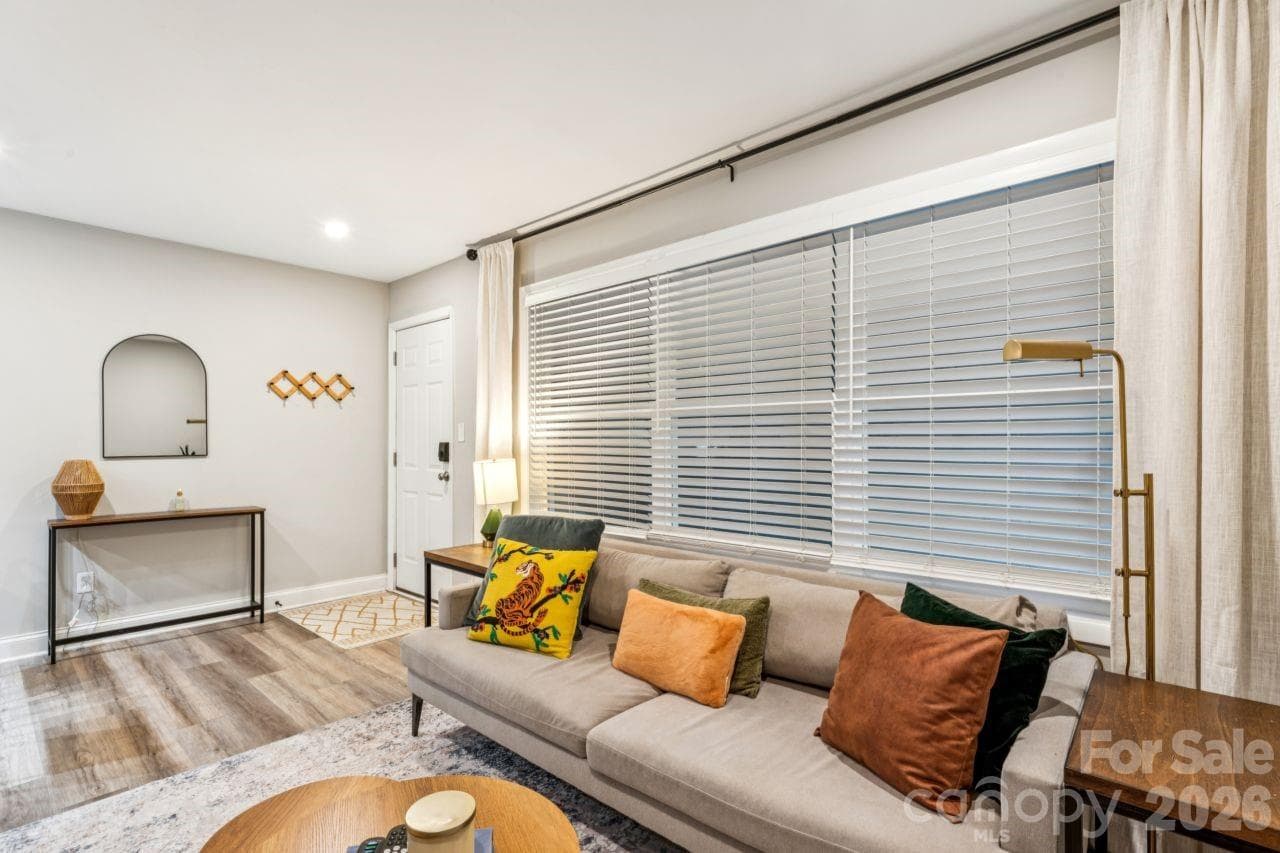 Condominium at Charlotte, photo 2 of 27