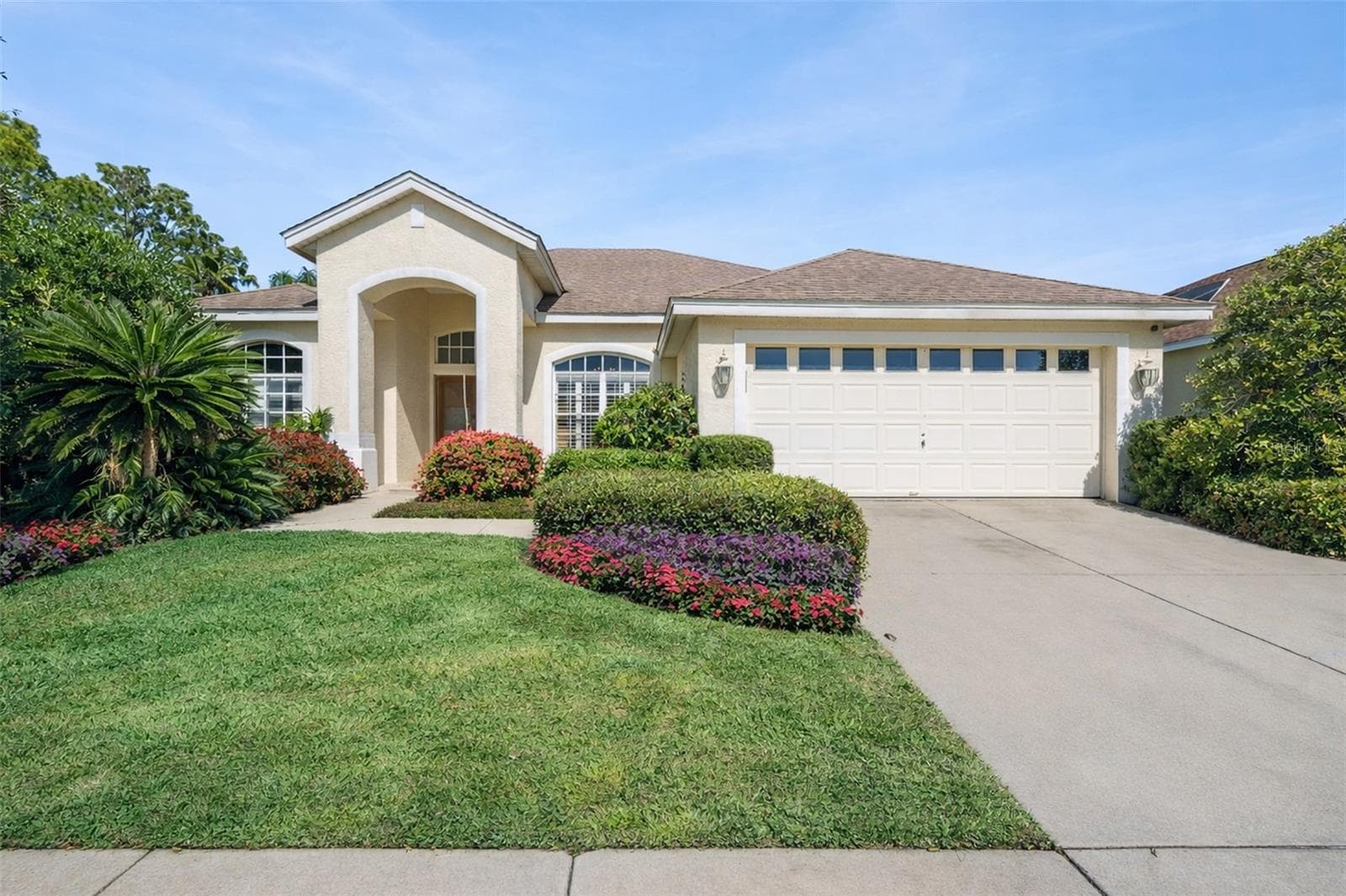 8032 PINE HOLLOW DR