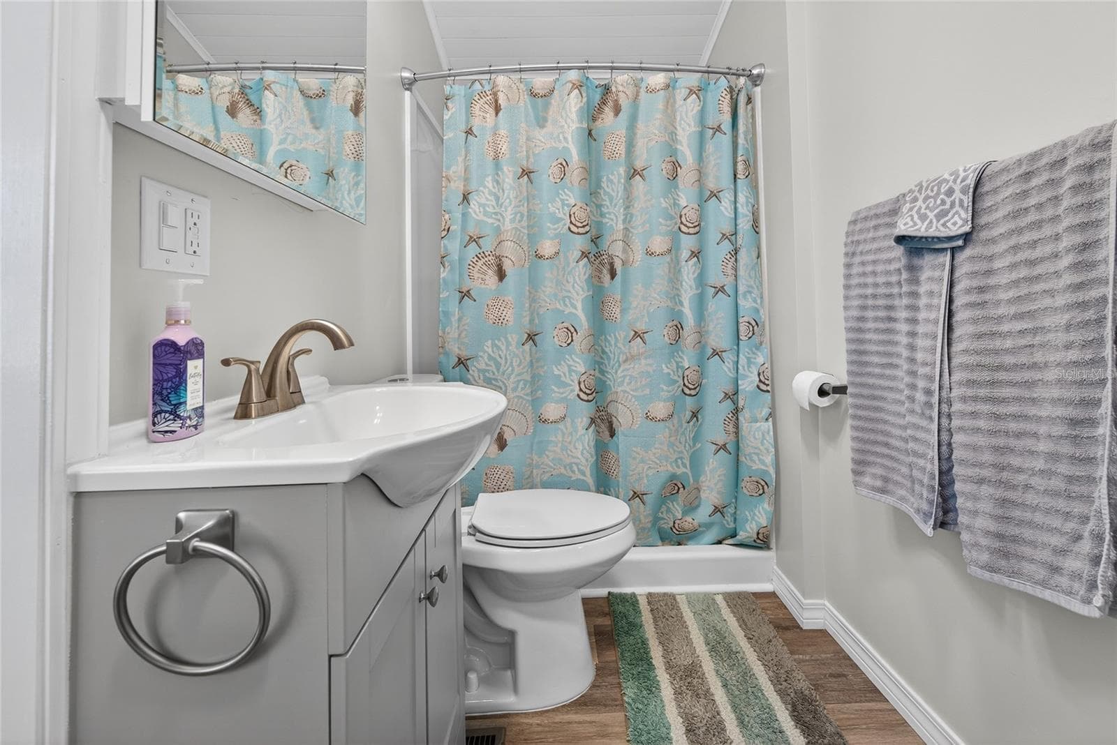 Manufactured Home at 204 CROWN POINT DR, NOKOMIS, photo 6 of 78