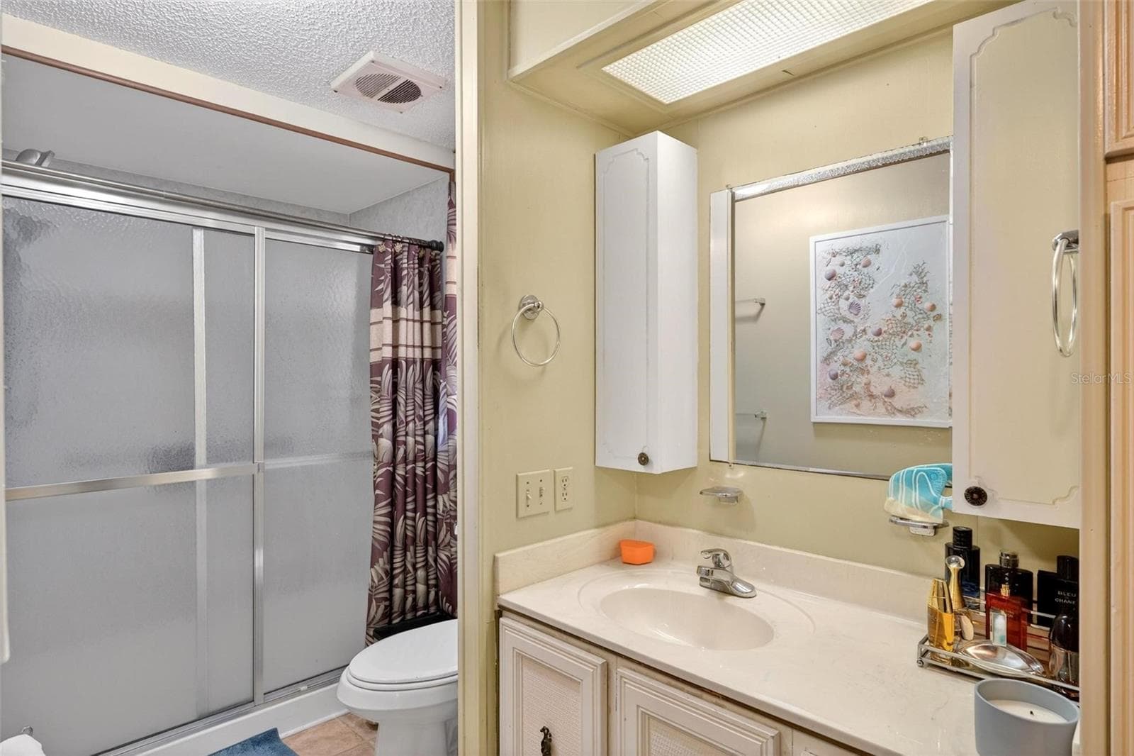 Detached full bathroom - 1018 SOUTHLAND DR, TAVARES