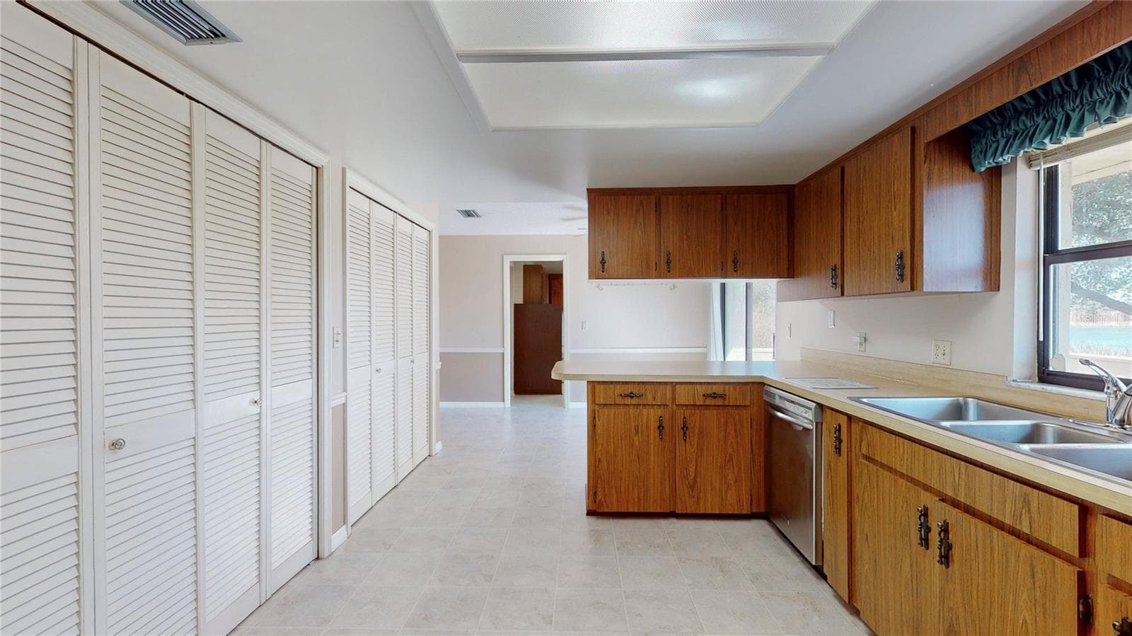 Single Family Residence at 13 HERMOSA DR, EUSTIS, photo 17 of 65