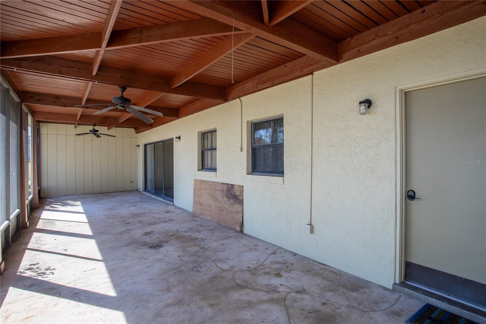 Lower back screened porch - 13 HERMOSA DR, EUSTIS