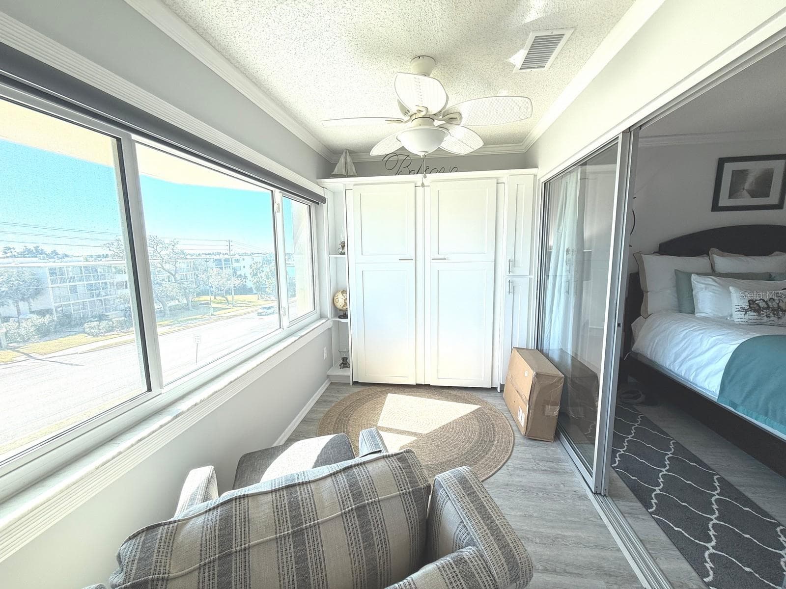 Bonus Room with Murphy Bed - 100 BLUFF VIEW DR #317A, BELLEAIR BLUFFS