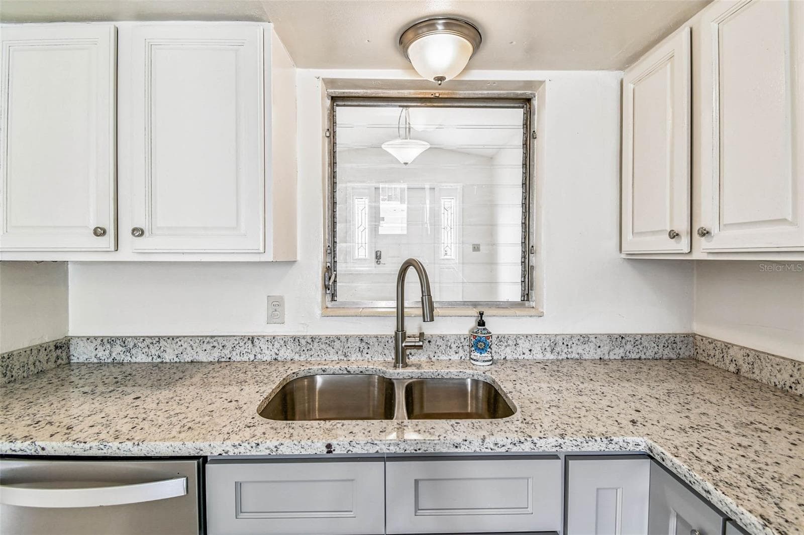 East Residence Kitchen - 1101 81ST AVE N, ST PETERSBURG