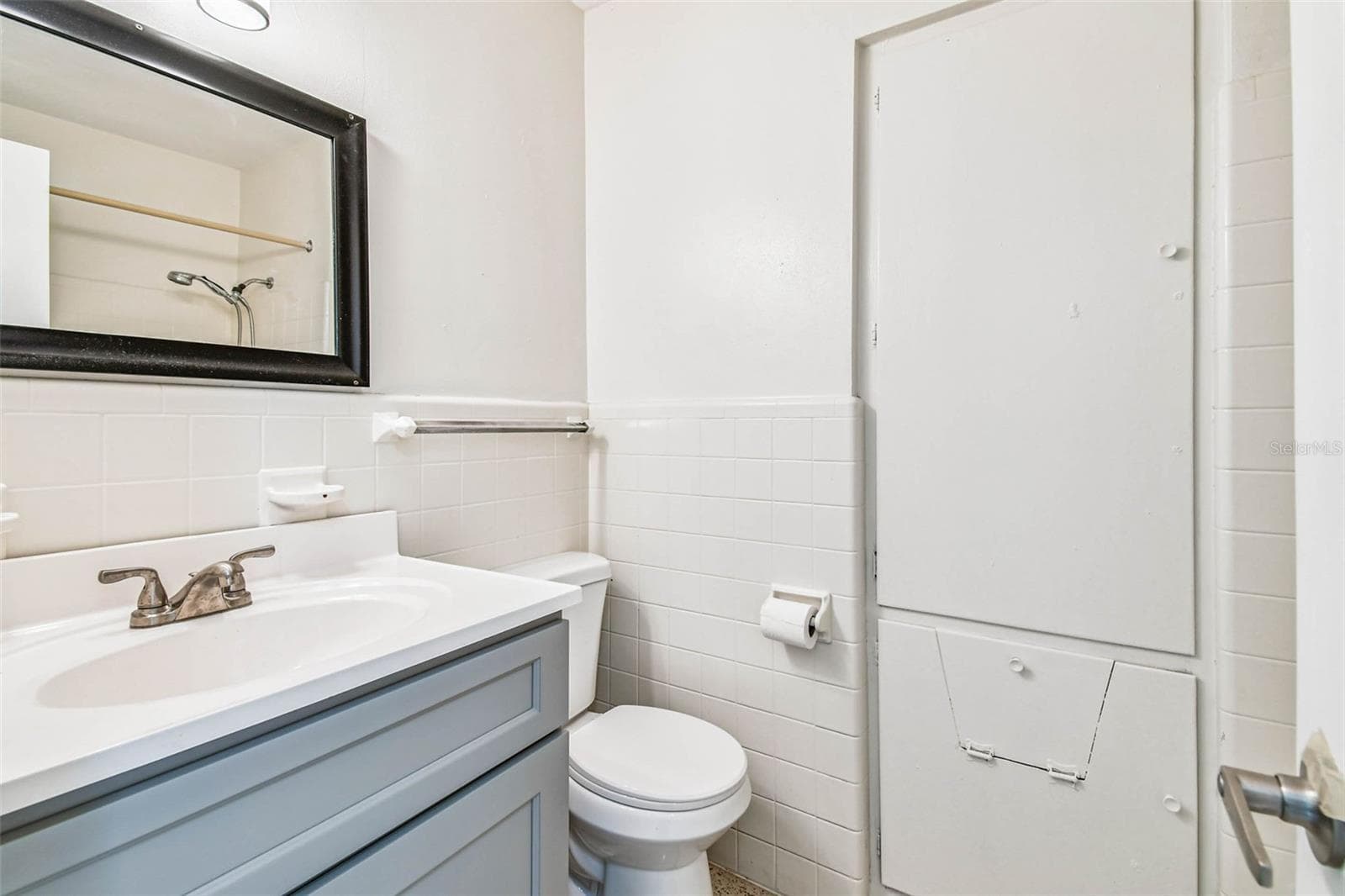 East Residence Hall Bath - 1101 81ST AVE N, ST PETERSBURG