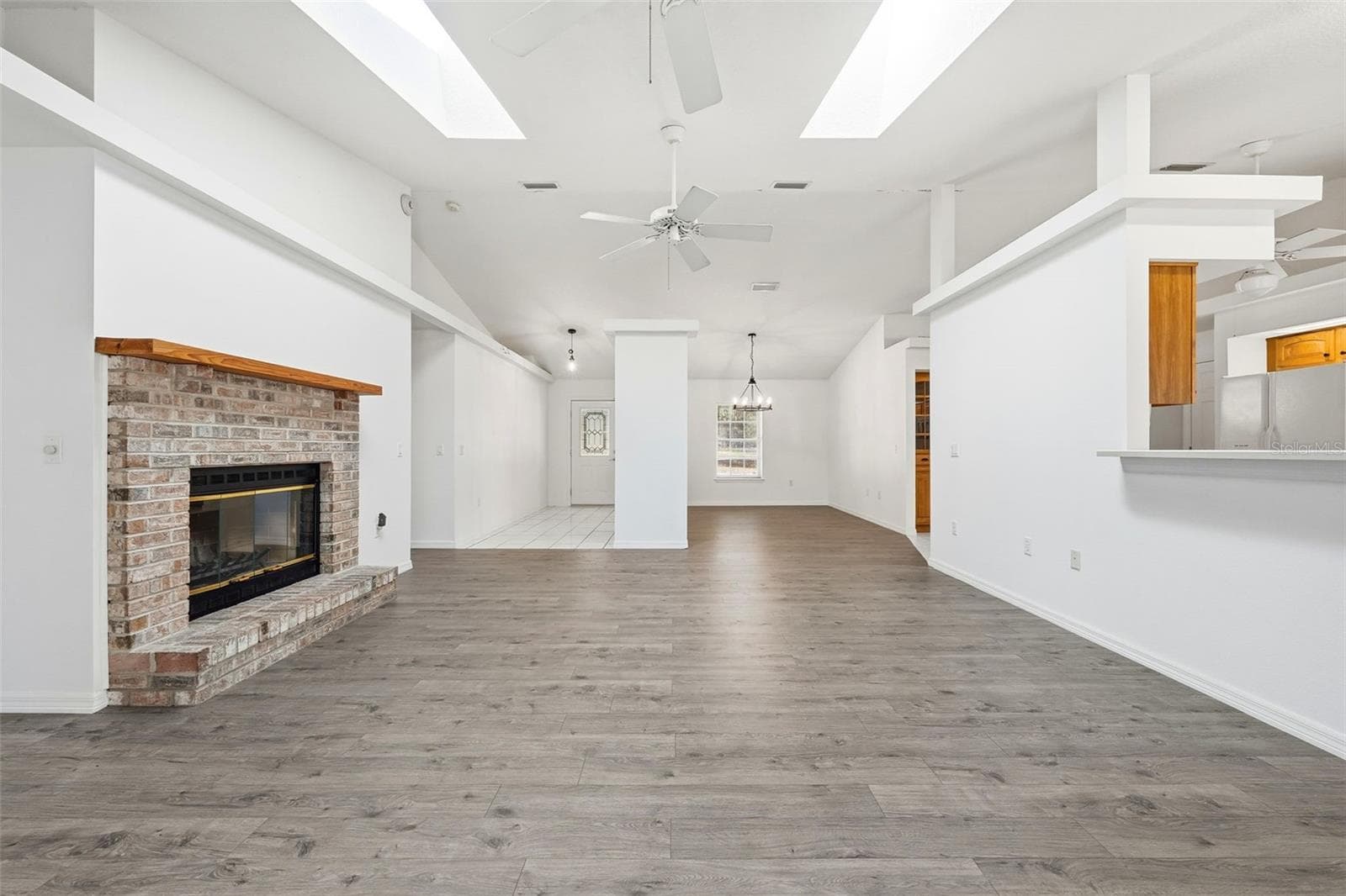 Living Room - 36841 RESERVE DR, EUSTIS