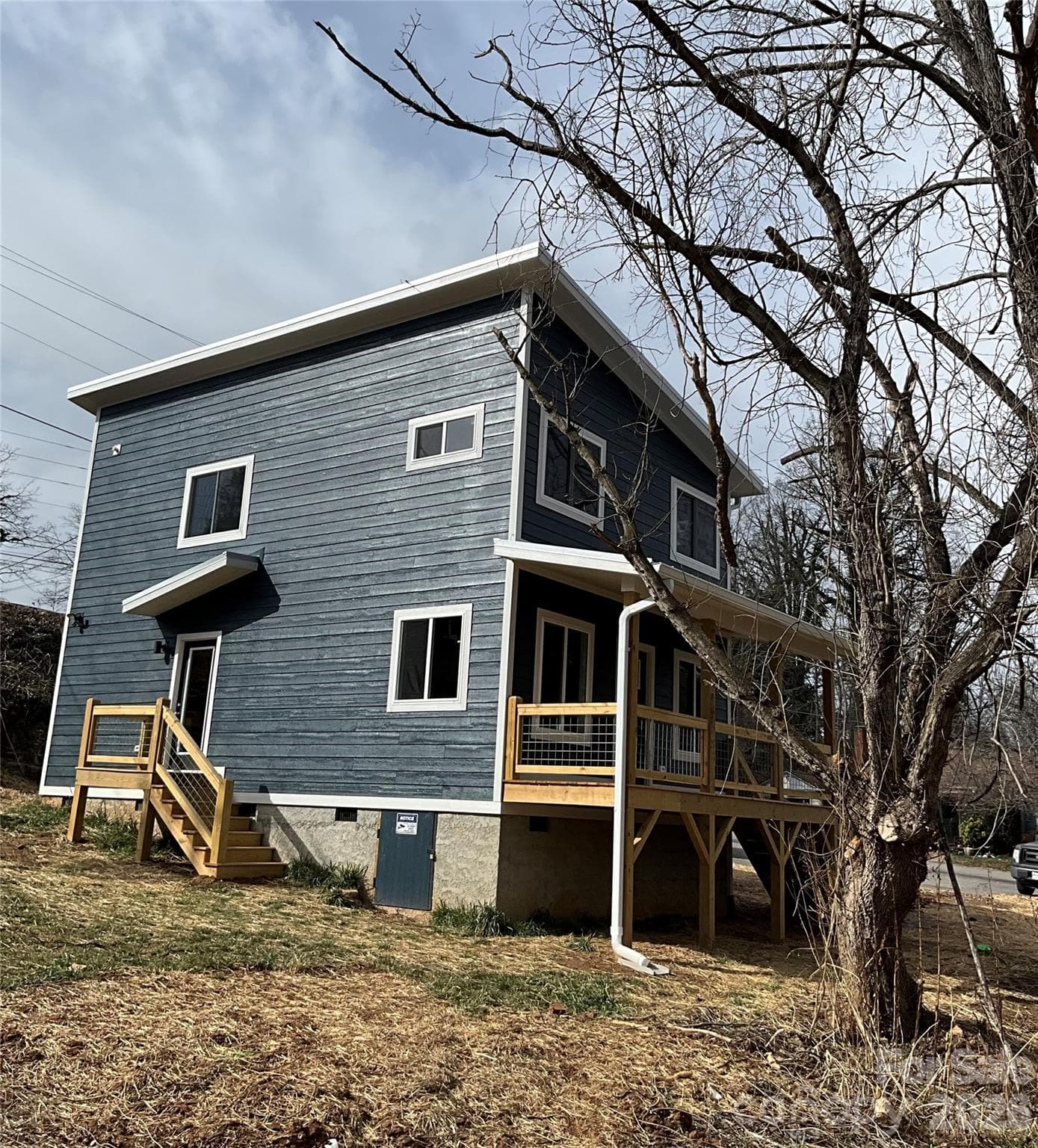 Exterior view with side porch entrance - Asheville