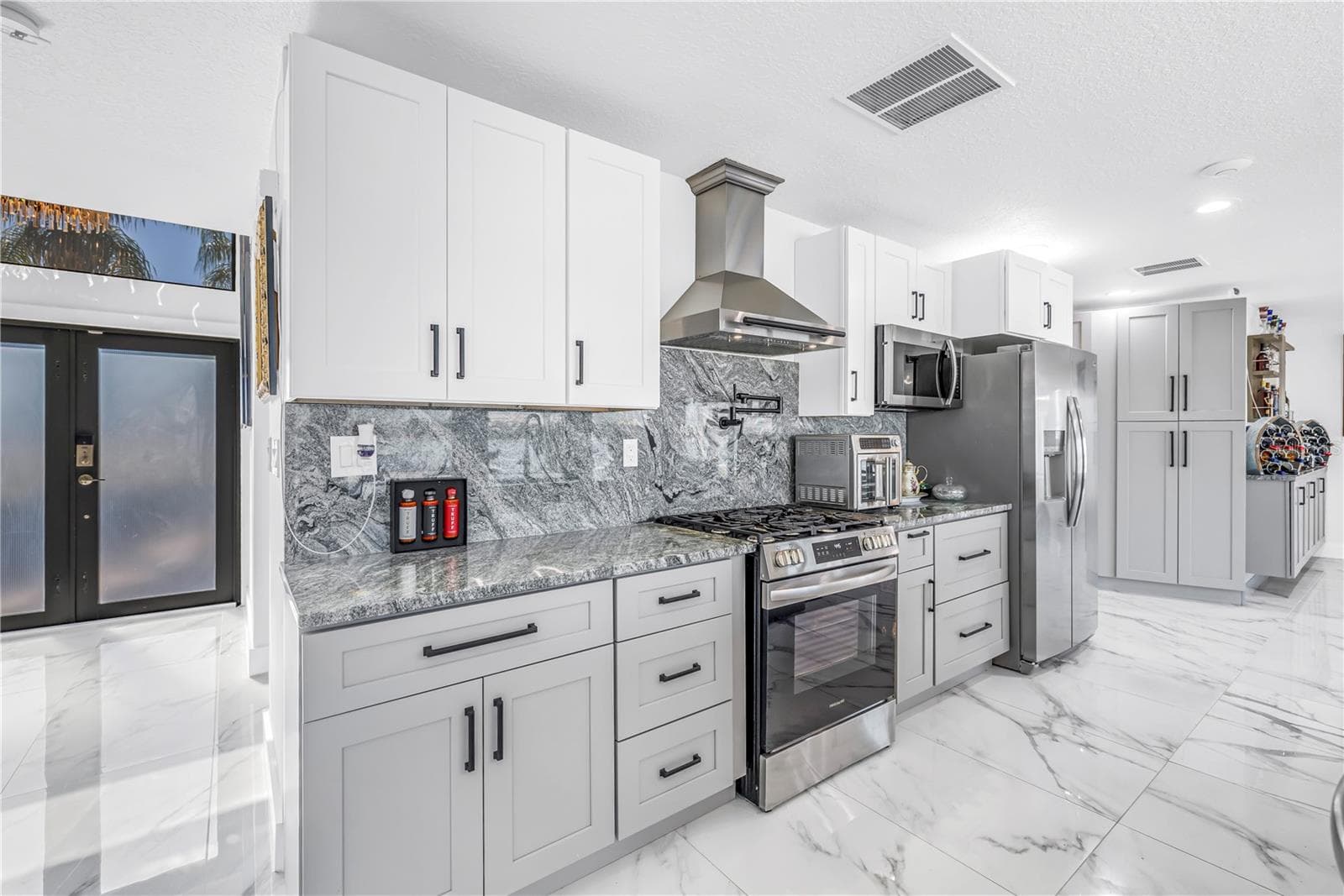 Single Family Residence at 583 CRYSTAL DR, MADEIRA BEACH, photo 23 of 100