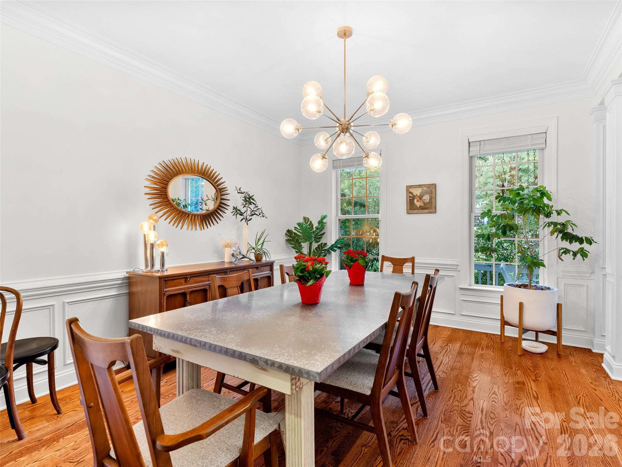 A perfect setting for family meals and entertaining - Asheville