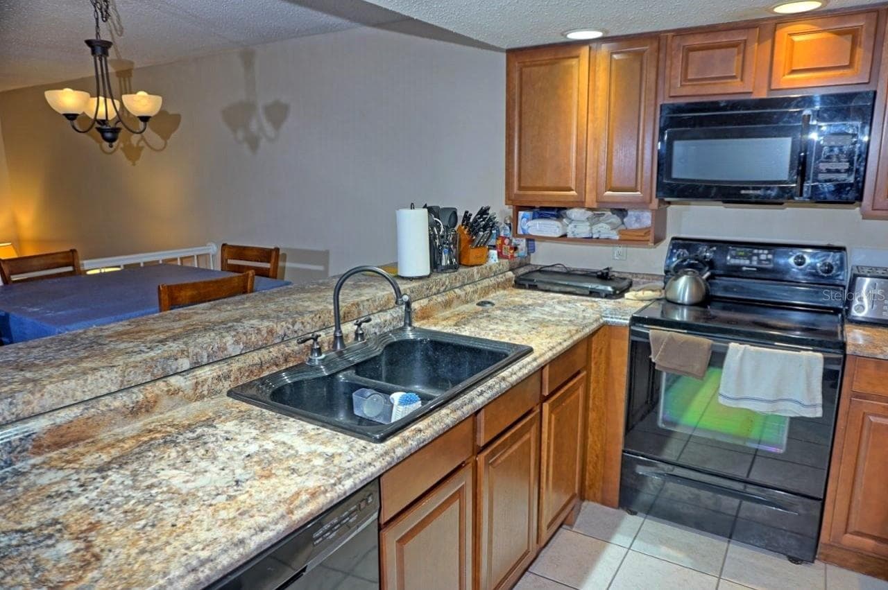 Townhouse at 2051 VISTA DEL SOL CIR #202, LUTZ, photo 5 of 40